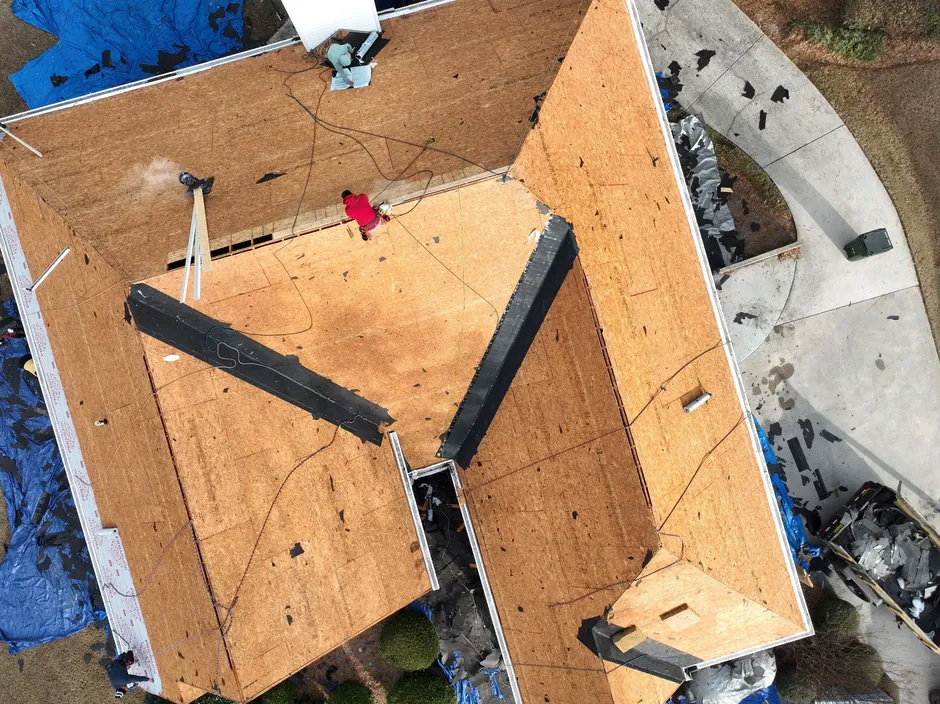 Seamless Gutter Installation and Replacement